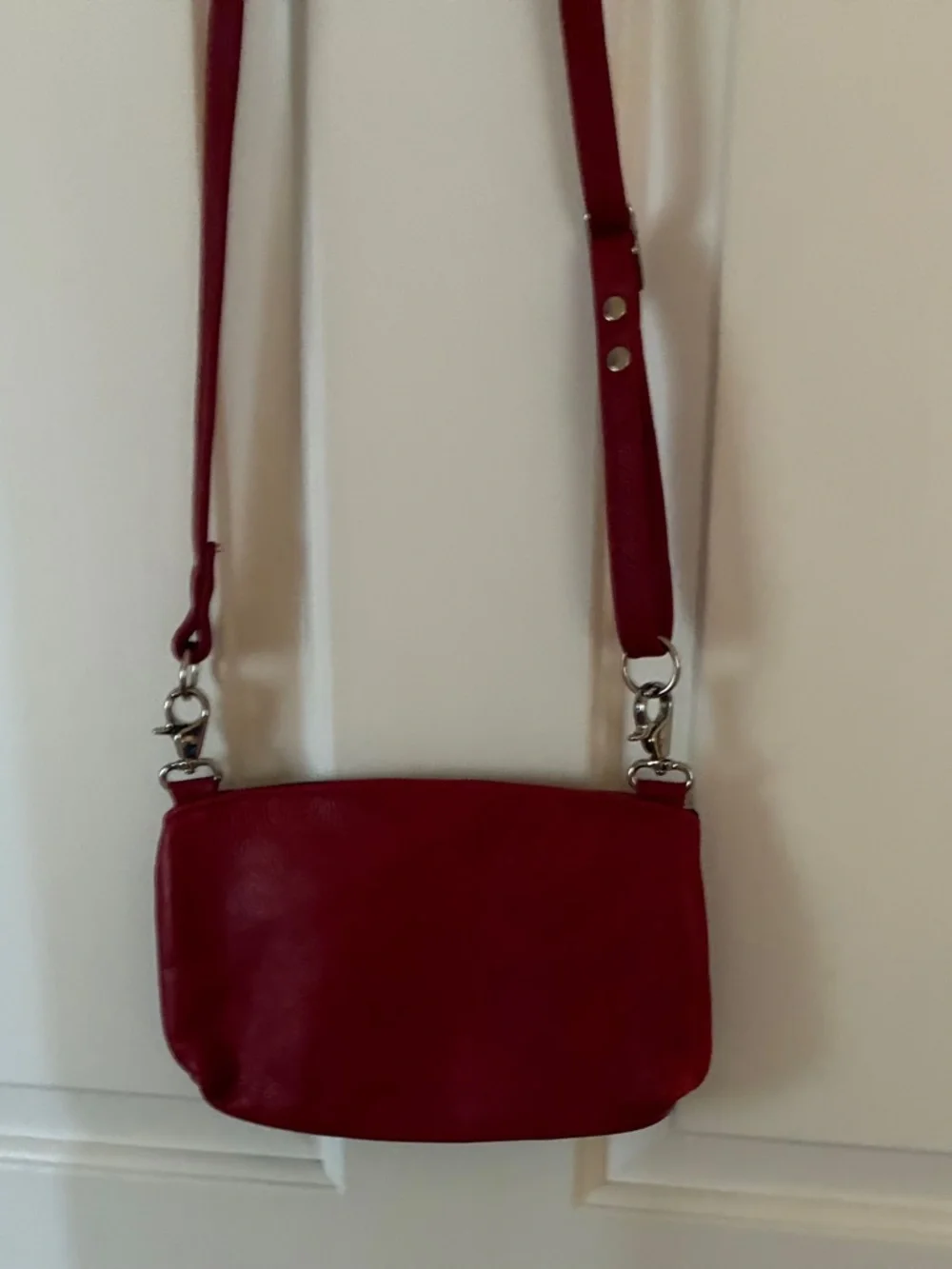 Bellum‎ Leather Red Crossbody Bag
